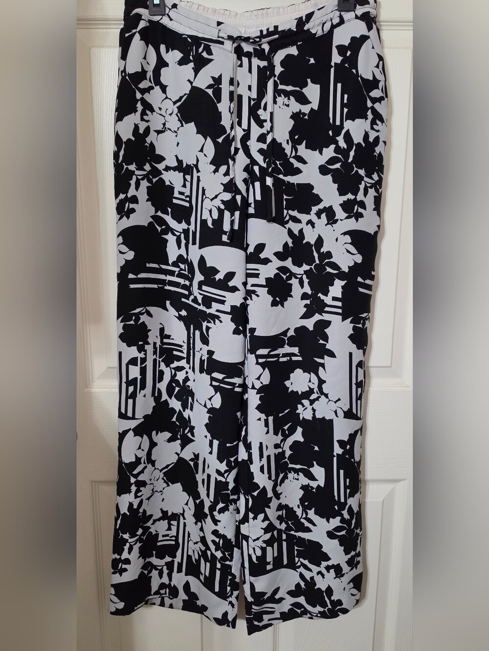 Kaari Blue Black and White Floral Print Pants